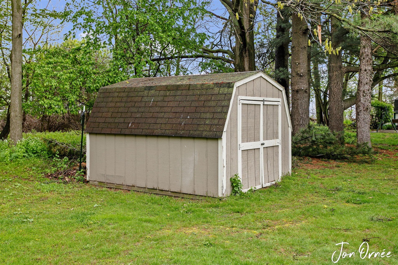 697 Morningside Drive, Holland, MI, 49423-9118