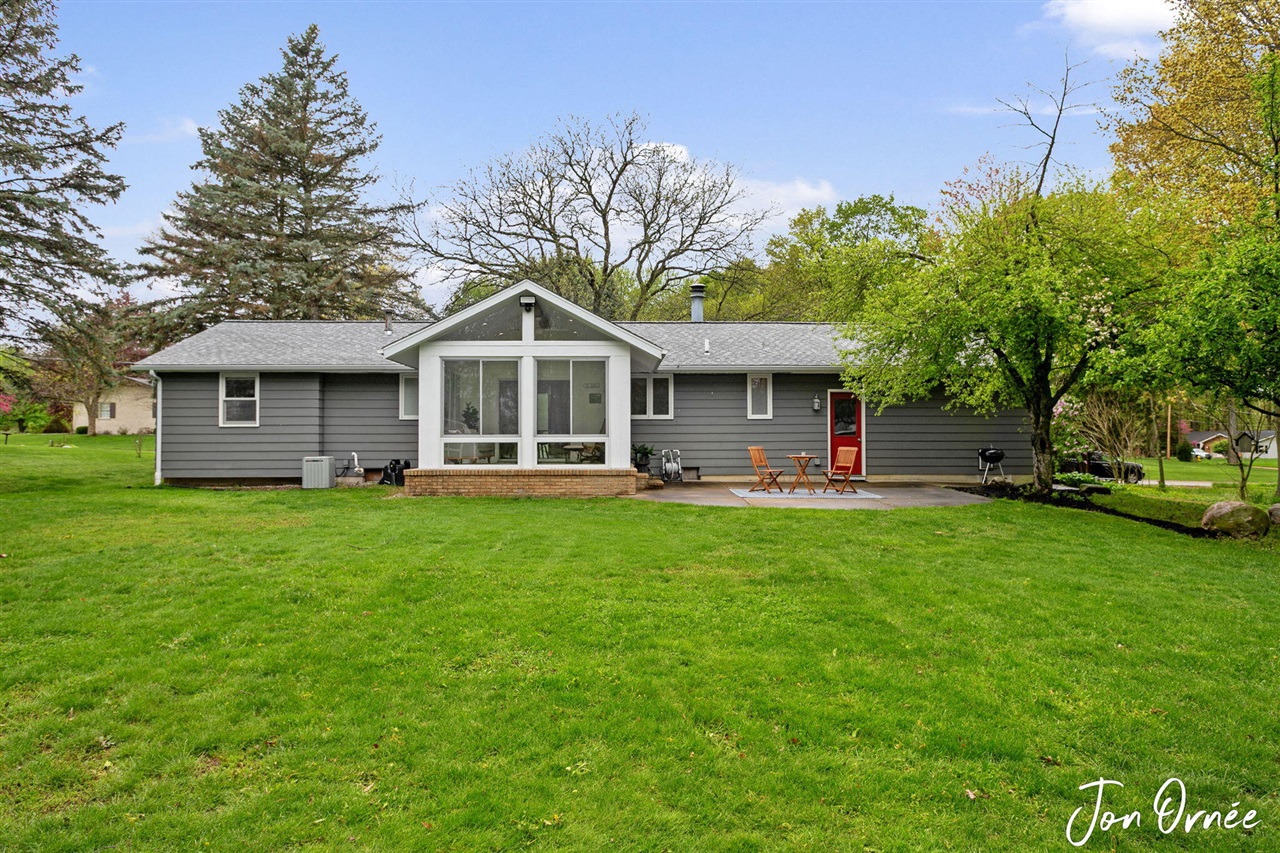 697 Morningside Drive, Holland, MI, 49423-9118