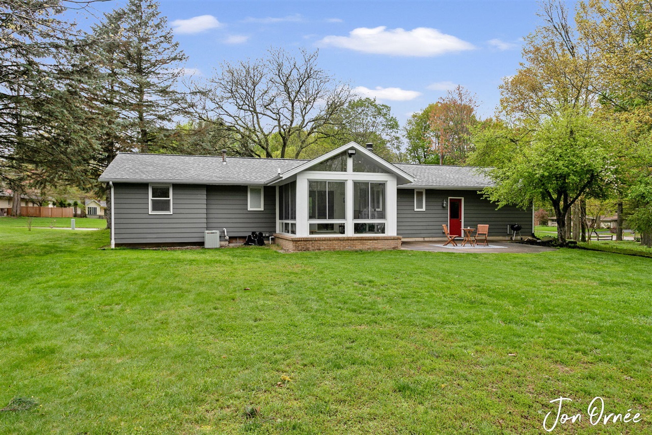 697 Morningside Drive, Holland, MI, 49423-9118
