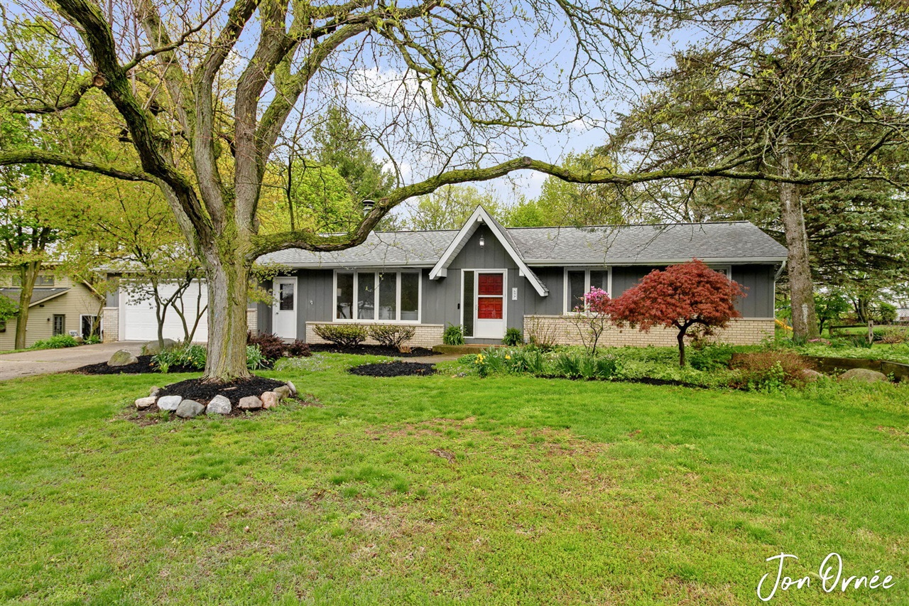 697 Morningside Drive, Holland, MI, 49423-9118