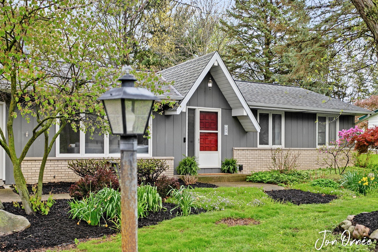 697 Morningside Drive, Holland, MI, 49423-9118