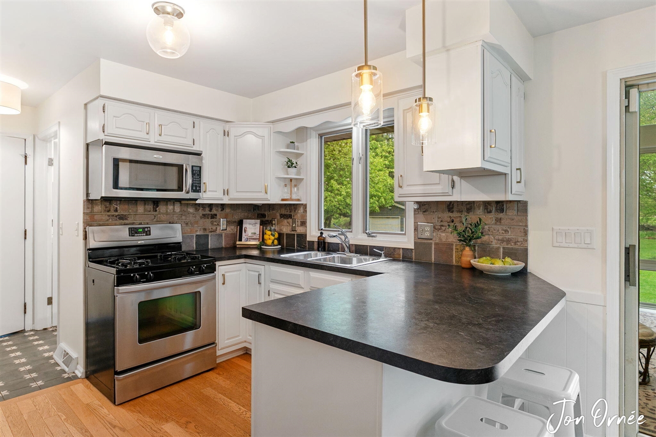 697 Morningside Drive, Holland, MI, 49423-9118