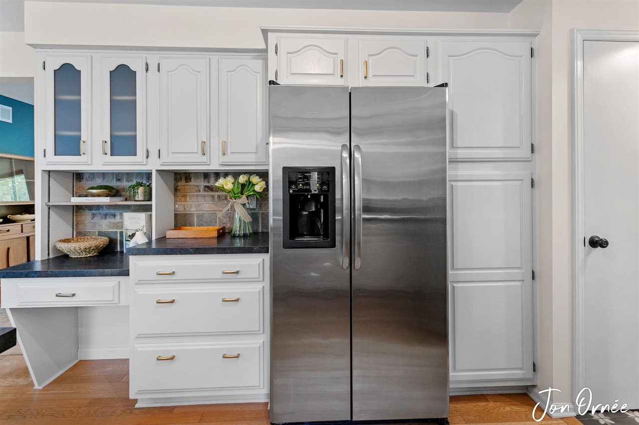 697 Morningside Drive, Holland, MI, 49423-9118
