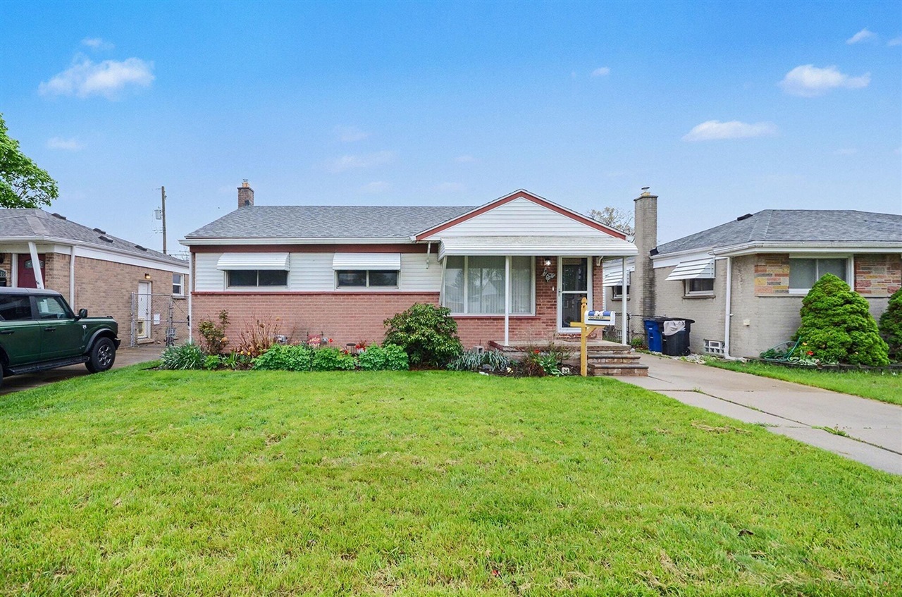 32517 Avondale Street, Westland, MI, 48186-8904