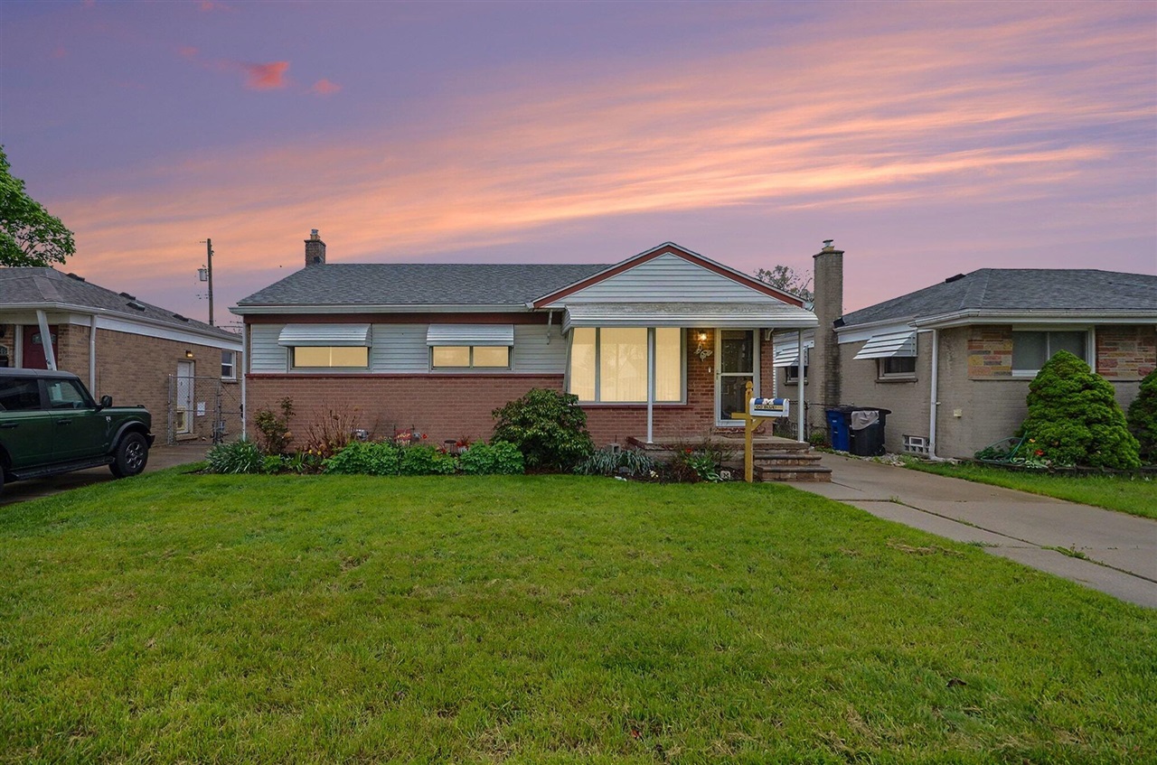 32517 Avondale Street, Westland, MI, 48186-8904