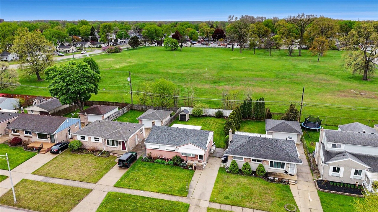 32517 Avondale Street, Westland, MI, 48186-8904