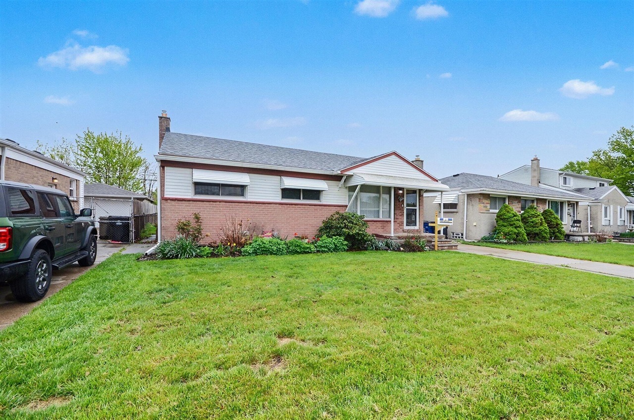 32517 Avondale Street, Westland, MI, 48186-8904