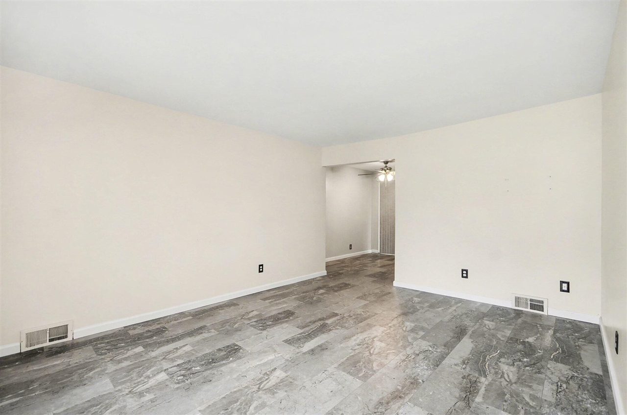 32517 Avondale Street, Westland, MI, 48186-8904
