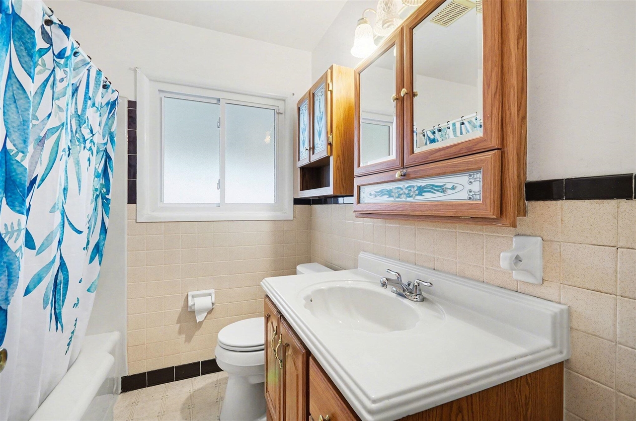 32517 Avondale Street, Westland, MI, 48186-8904