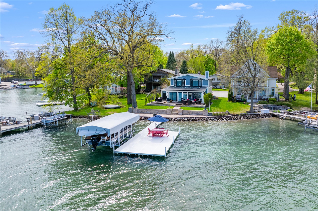 279 S Gull Lake Drive, Richland, MI, 49083
