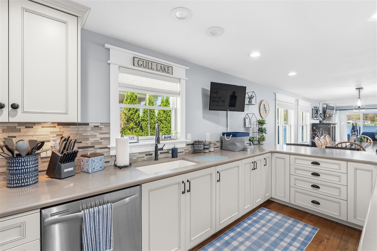 279 S Gull Lake Drive, Richland, MI, 49083