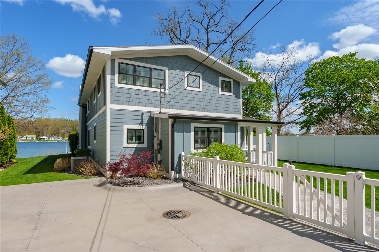 279 S Gull Lake Drive, Richland, MI, 49083