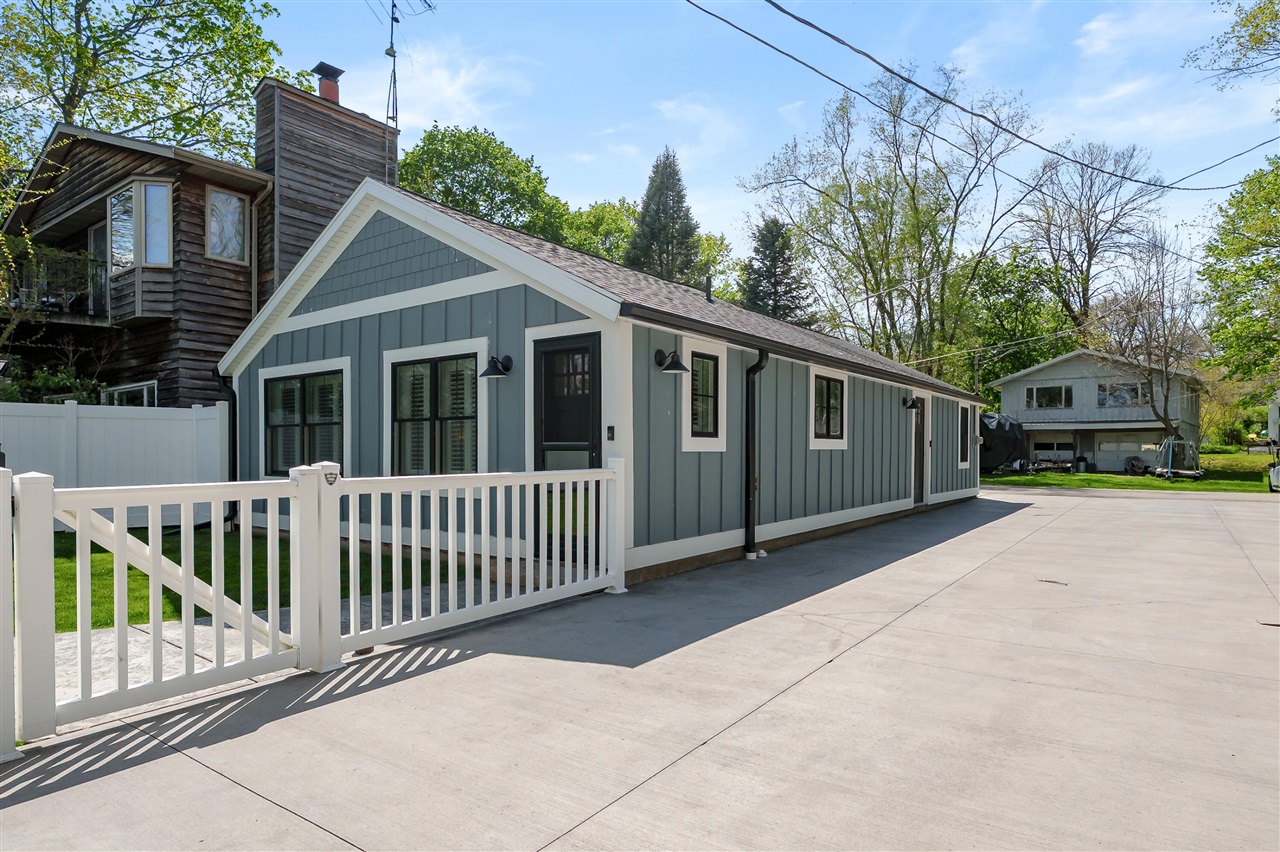 279 S Gull Lake Drive, Richland, MI, 49083