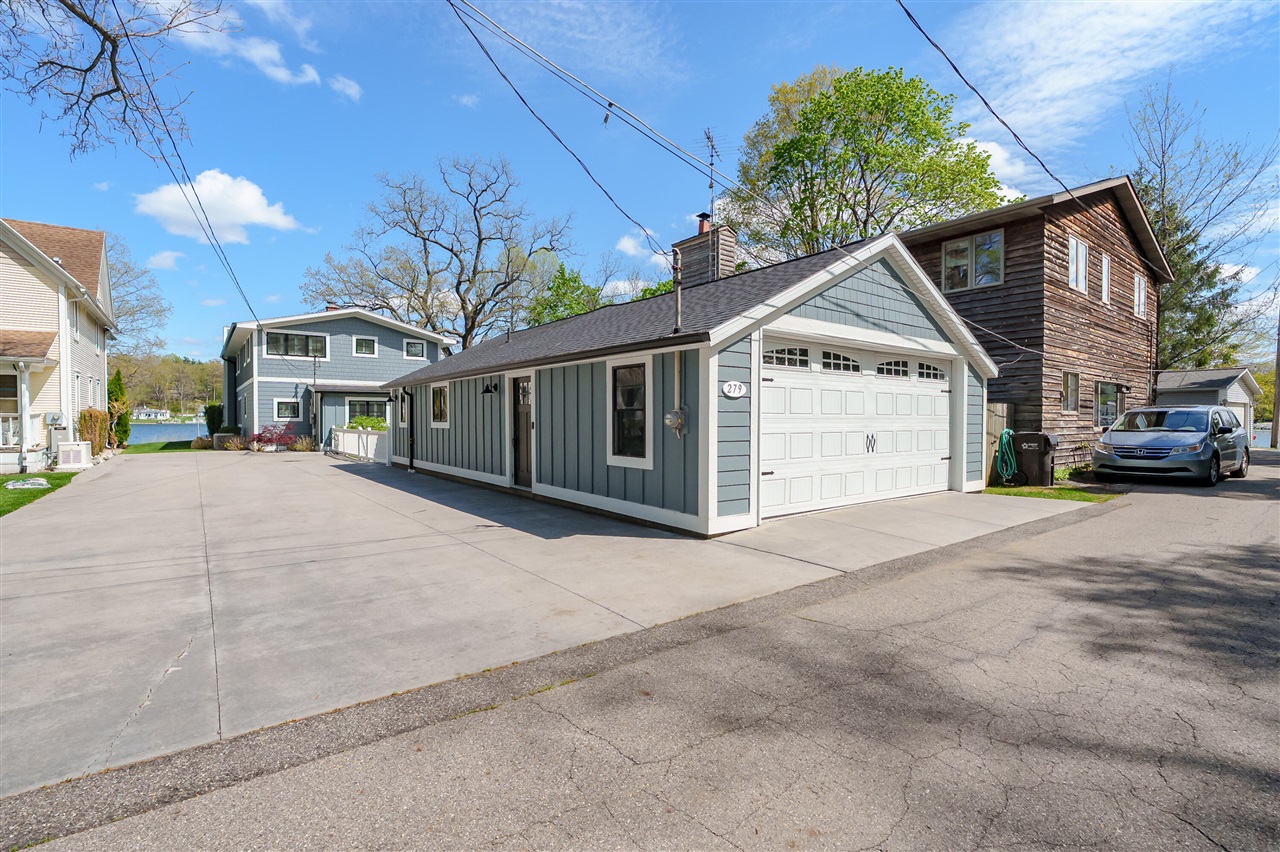 279 S Gull Lake Drive, Richland, MI, 49083