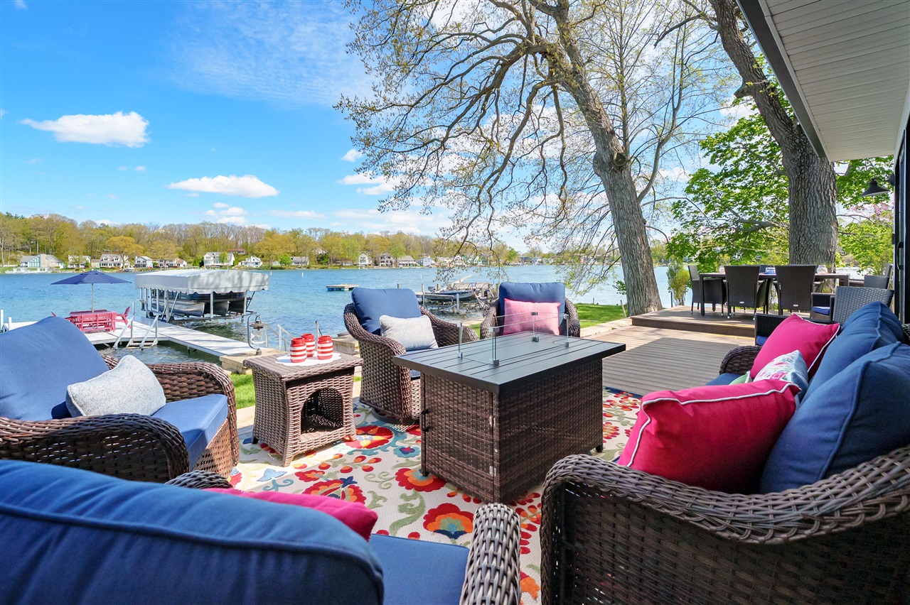 279 S Gull Lake Drive, Richland, MI, 49083