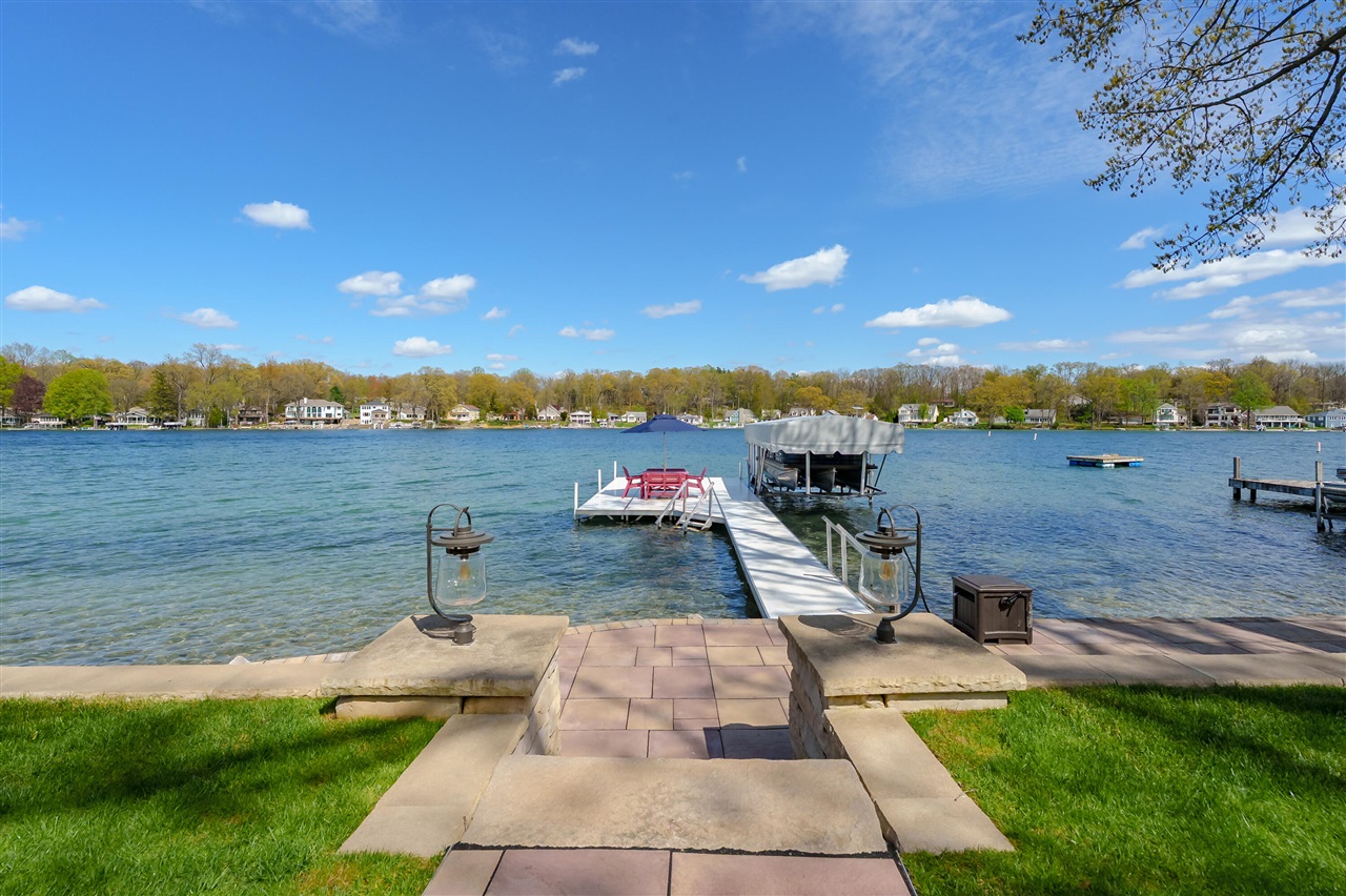 279 S Gull Lake Drive, Richland, MI, 49083