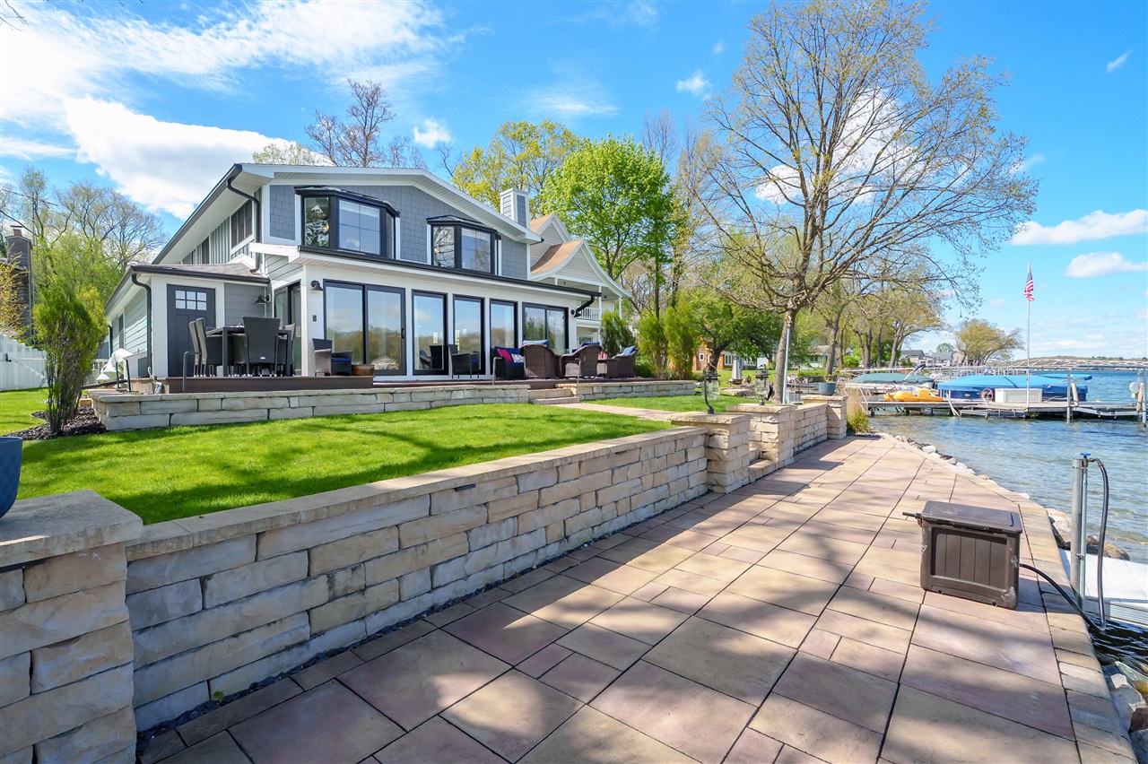 279 S Gull Lake Drive, Richland, MI, 49083