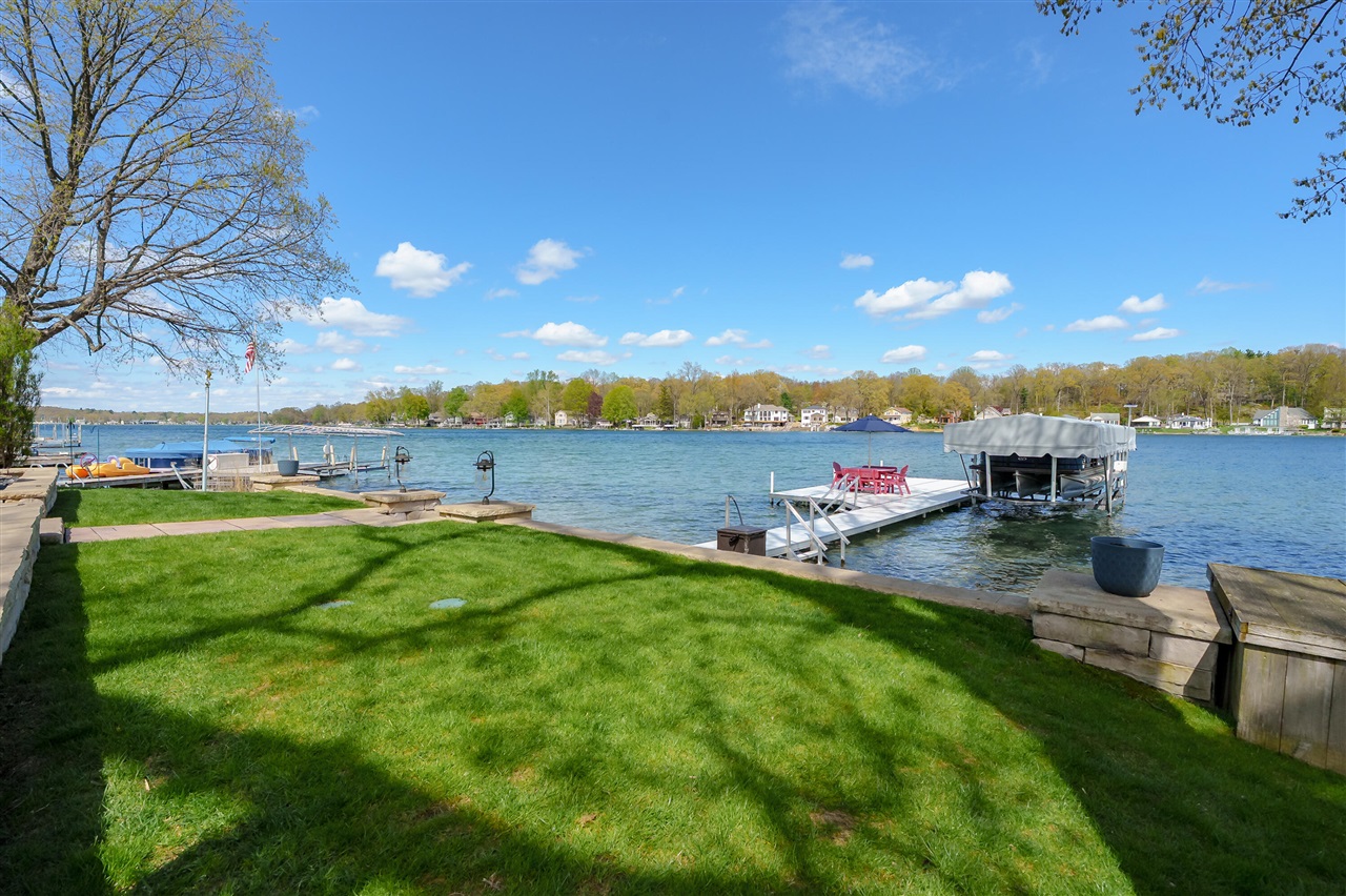279 S Gull Lake Drive, Richland, MI, 49083