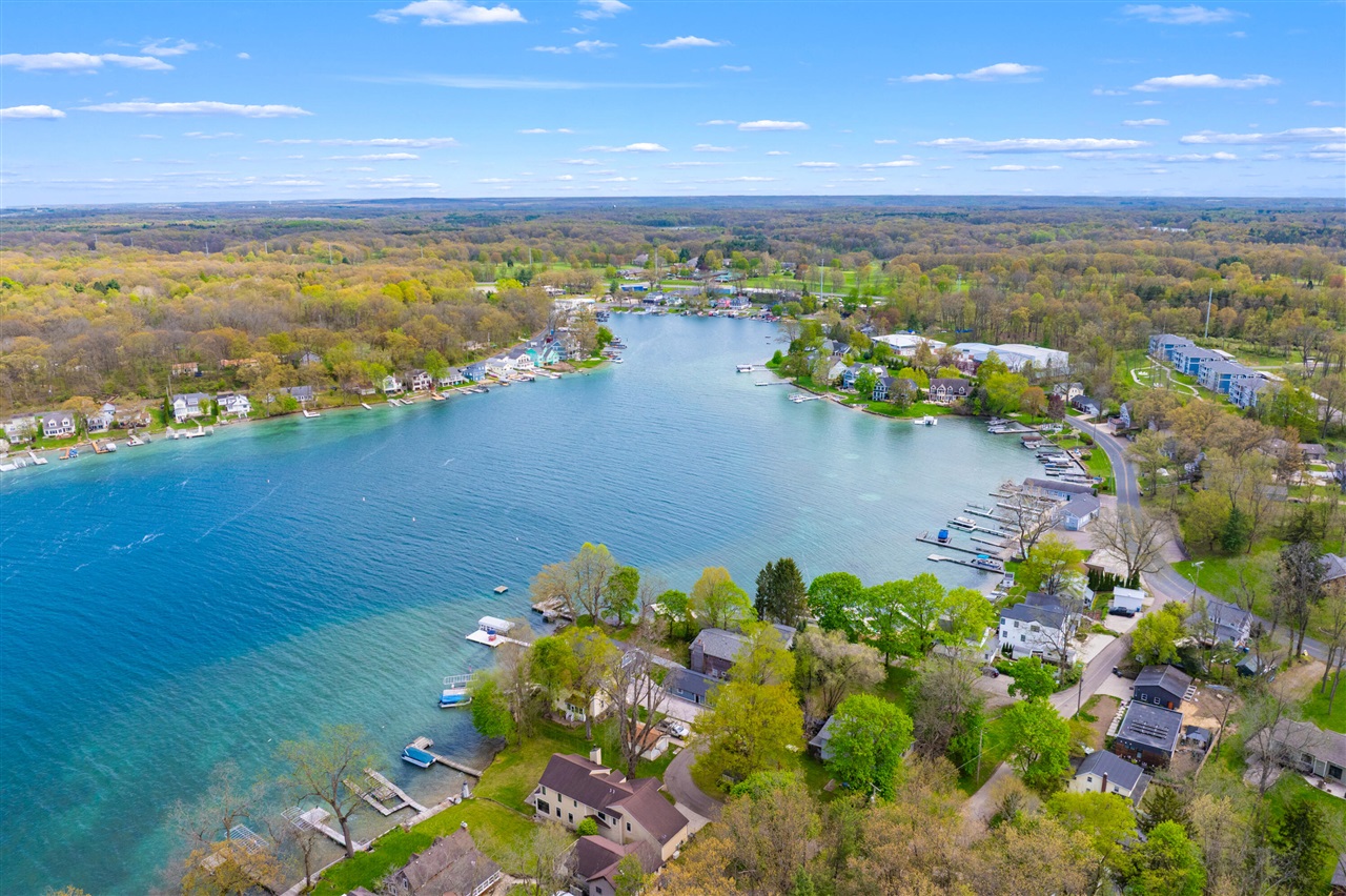 279 S Gull Lake Drive, Richland, MI, 49083