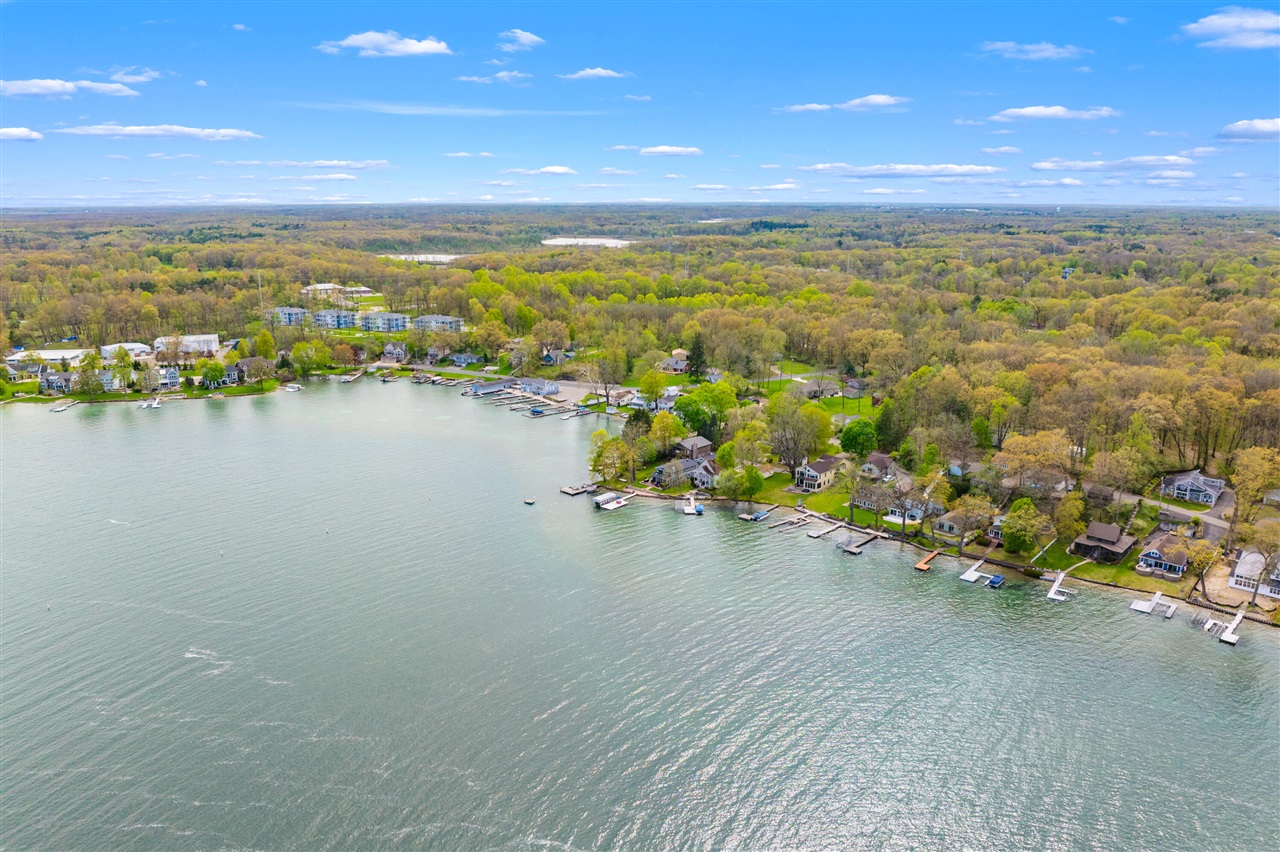 279 S Gull Lake Drive, Richland, MI, 49083