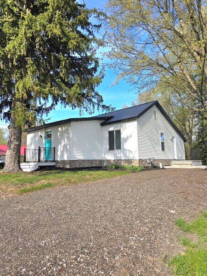 130 N 10th Street, Edmore, MI, 48829-8372