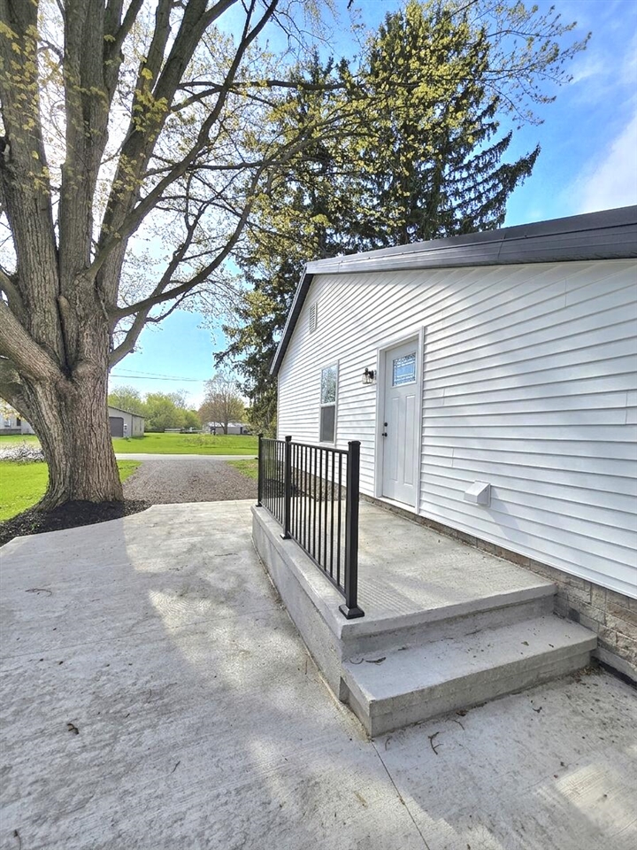 130 N 10th Street, Edmore, MI, 48829-8372