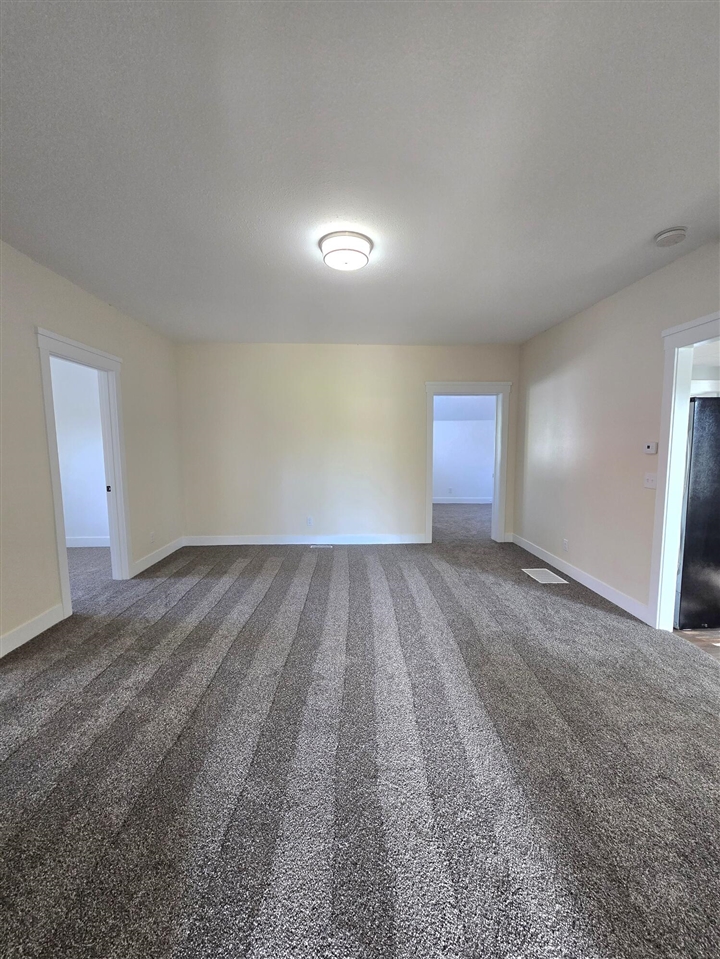 130 N 10th Street, Edmore, MI, 48829-8372