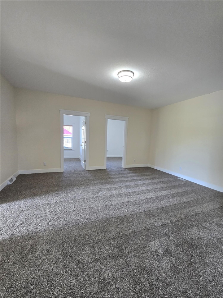 130 N 10th Street, Edmore, MI, 48829-8372