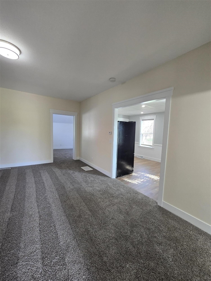 130 N 10th Street, Edmore, MI, 48829-8372