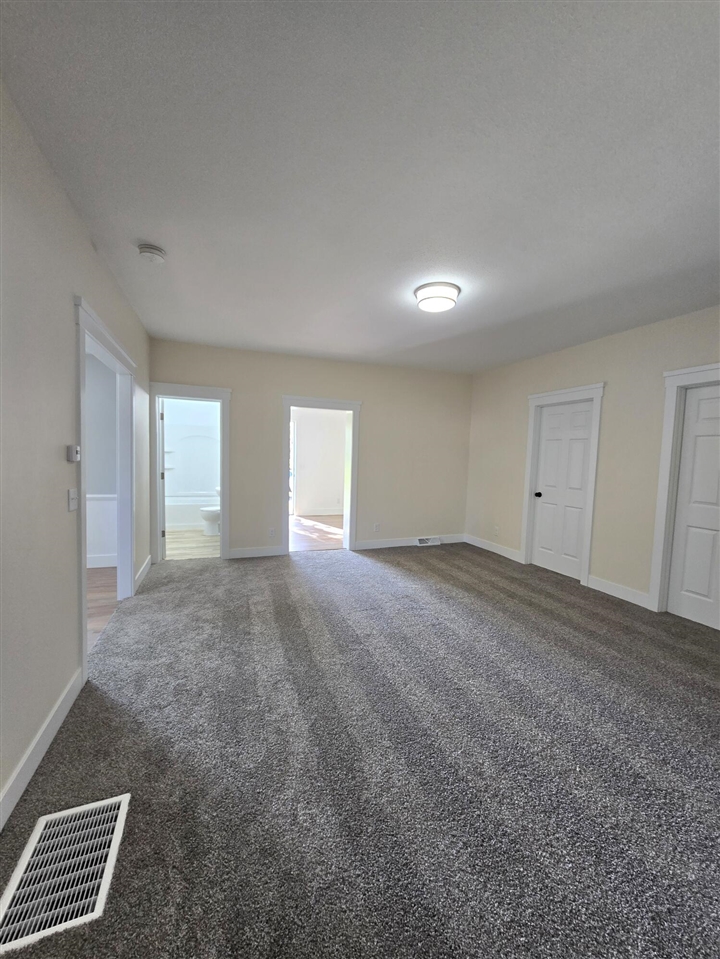 130 N 10th Street, Edmore, MI, 48829-8372
