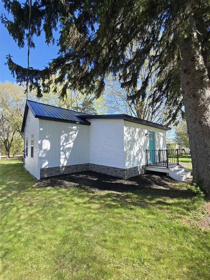 130 N 10th Street, Edmore, MI, 48829-8372