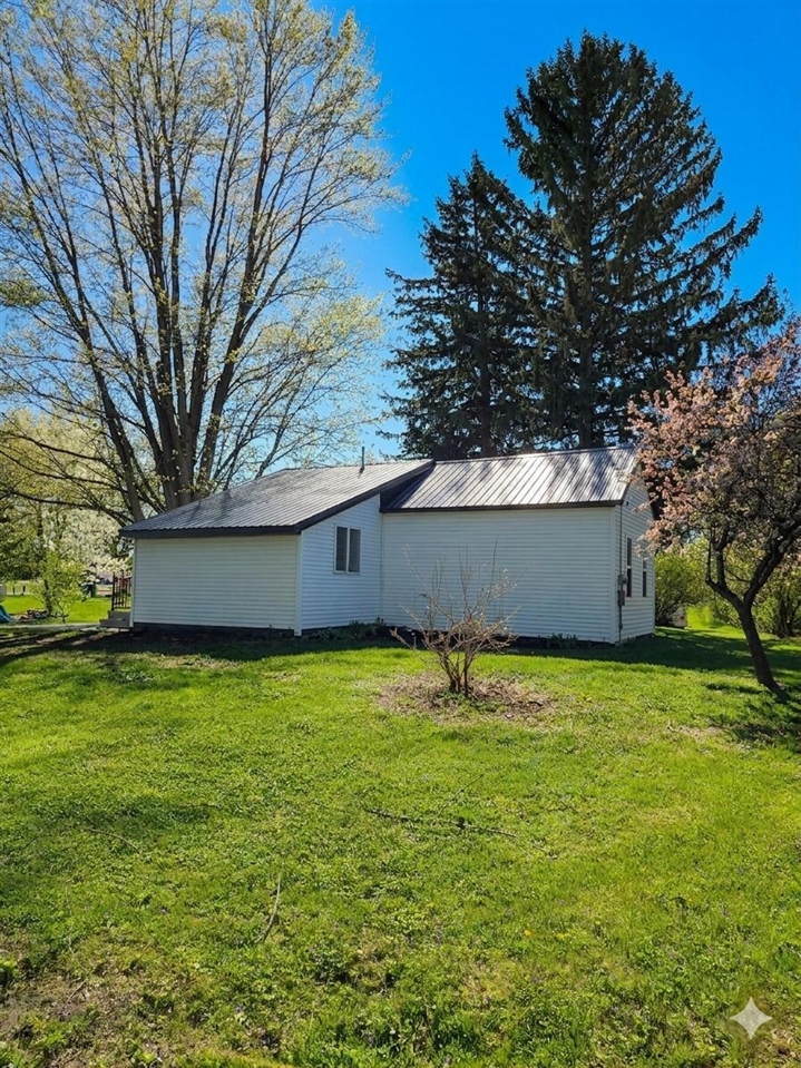 130 N 10th Street, Edmore, MI, 48829-8372