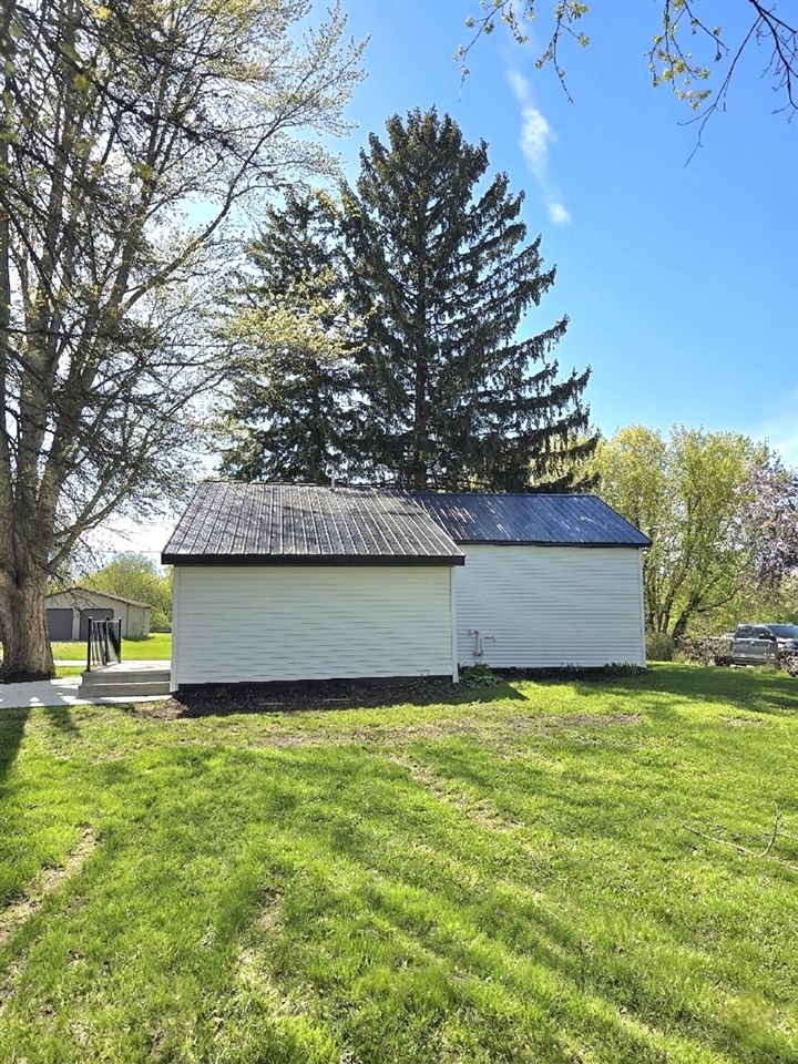 130 N 10th Street, Edmore, MI, 48829-8372