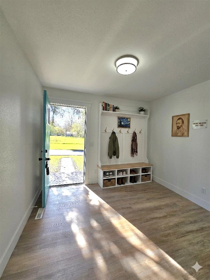 130 N 10th Street, Edmore, MI, 48829-8372