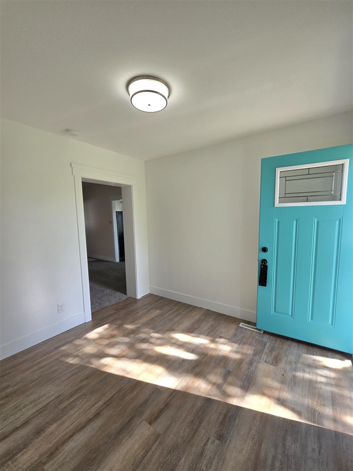130 N 10th Street, Edmore, MI, 48829-8372
