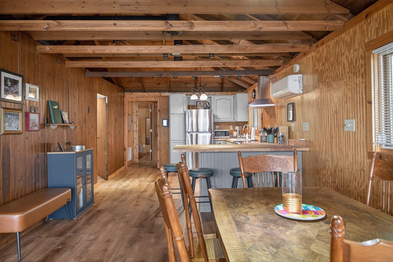 246 Ackerson Lake Drive, Jackson, MI, 49201-8755