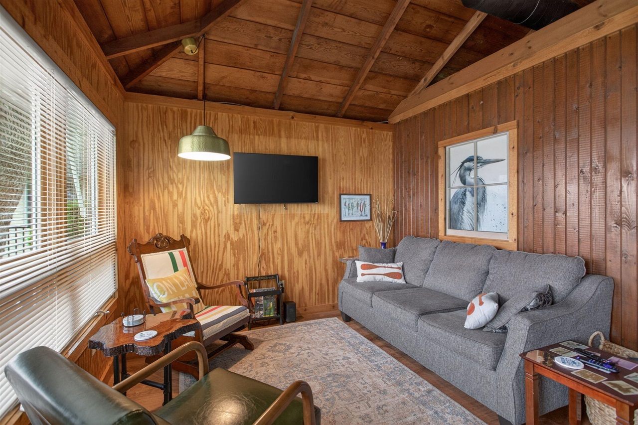 246 Ackerson Lake Drive, Jackson, MI, 49201-8755