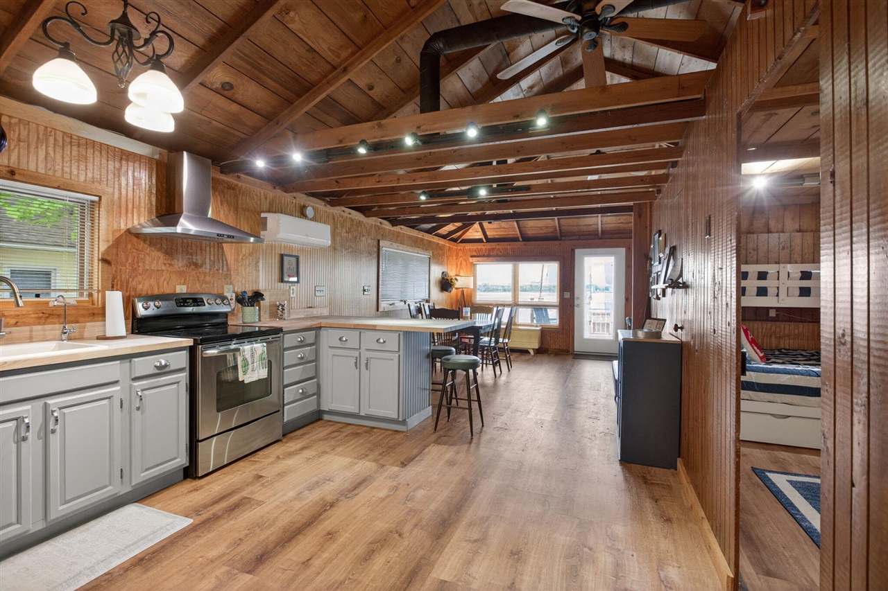 246 Ackerson Lake Drive, Jackson, MI, 49201-8755