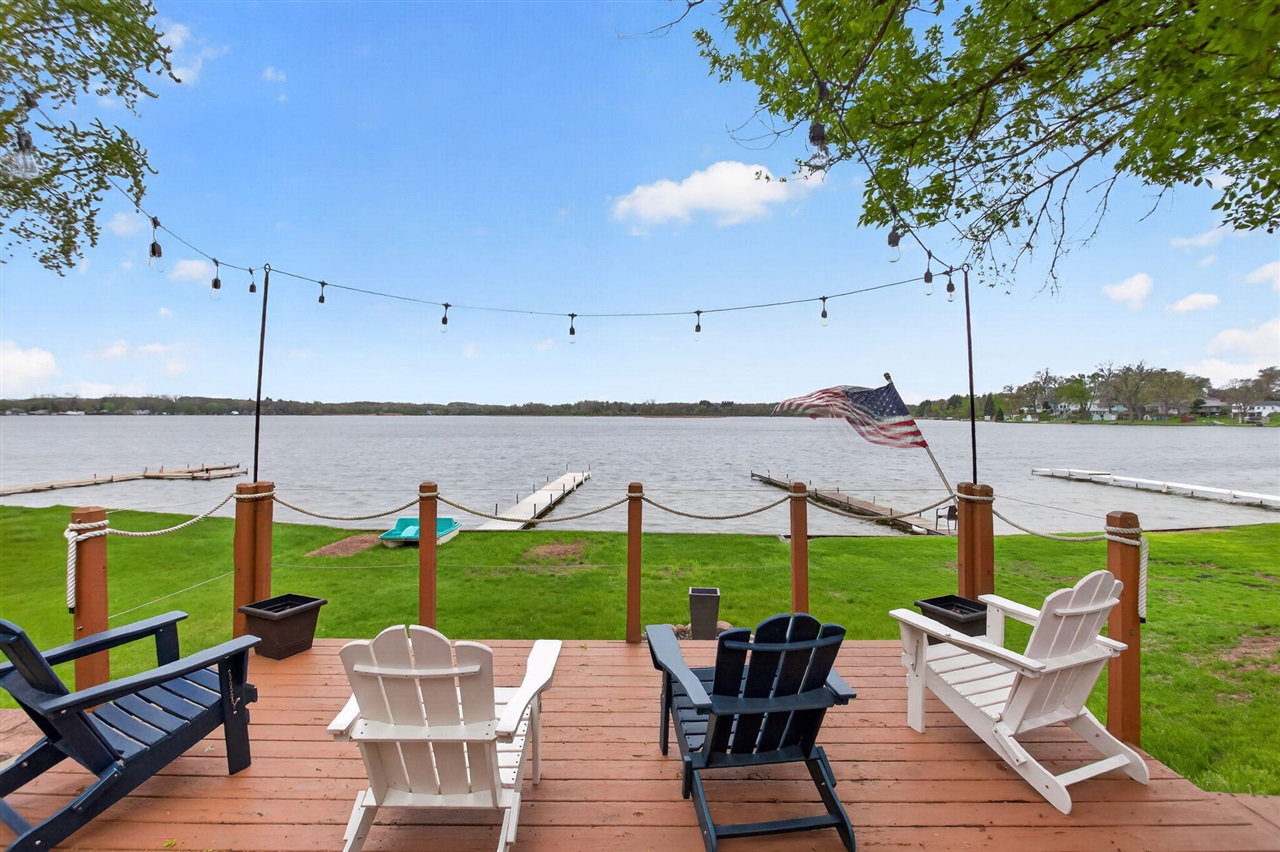 246 Ackerson Lake Drive, Jackson, MI, 49201-8755