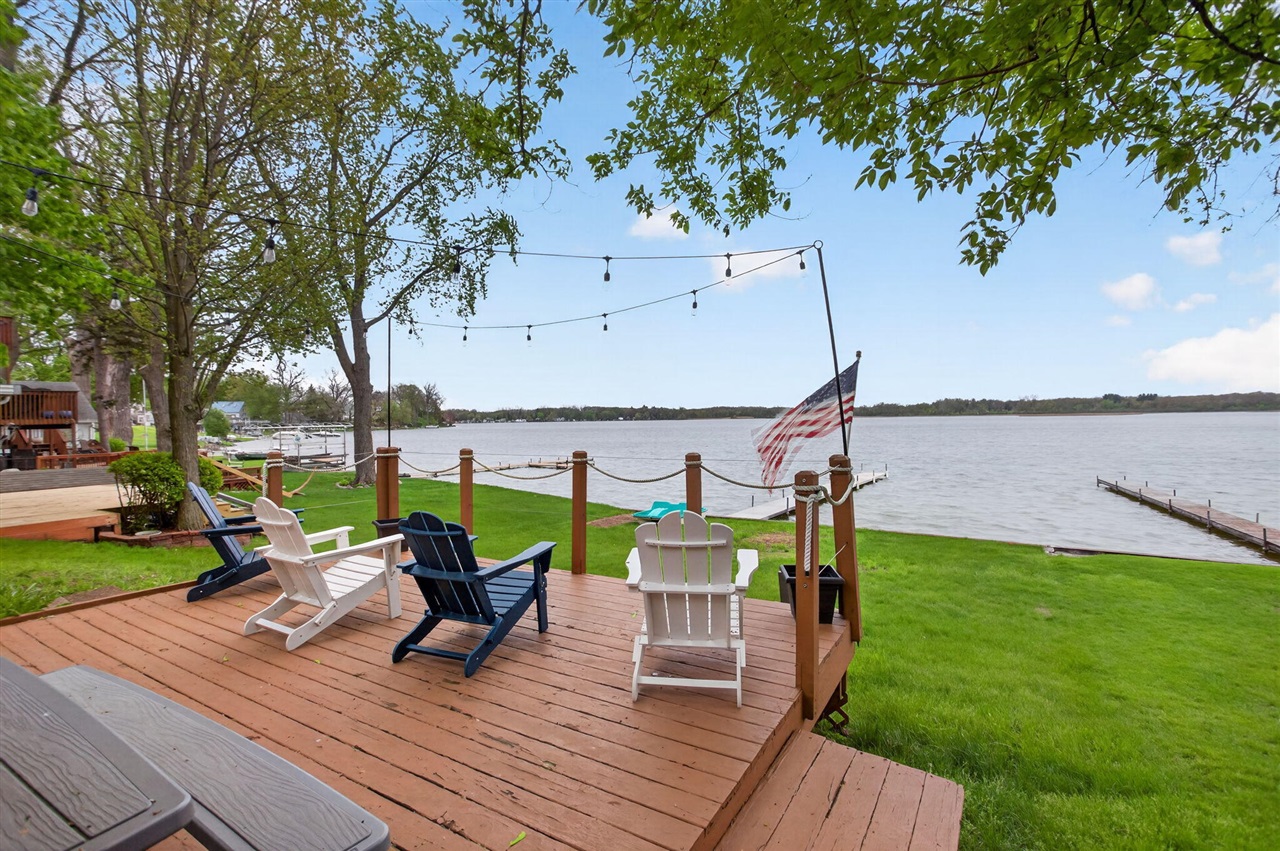 246 Ackerson Lake Drive, Jackson, MI, 49201-8755