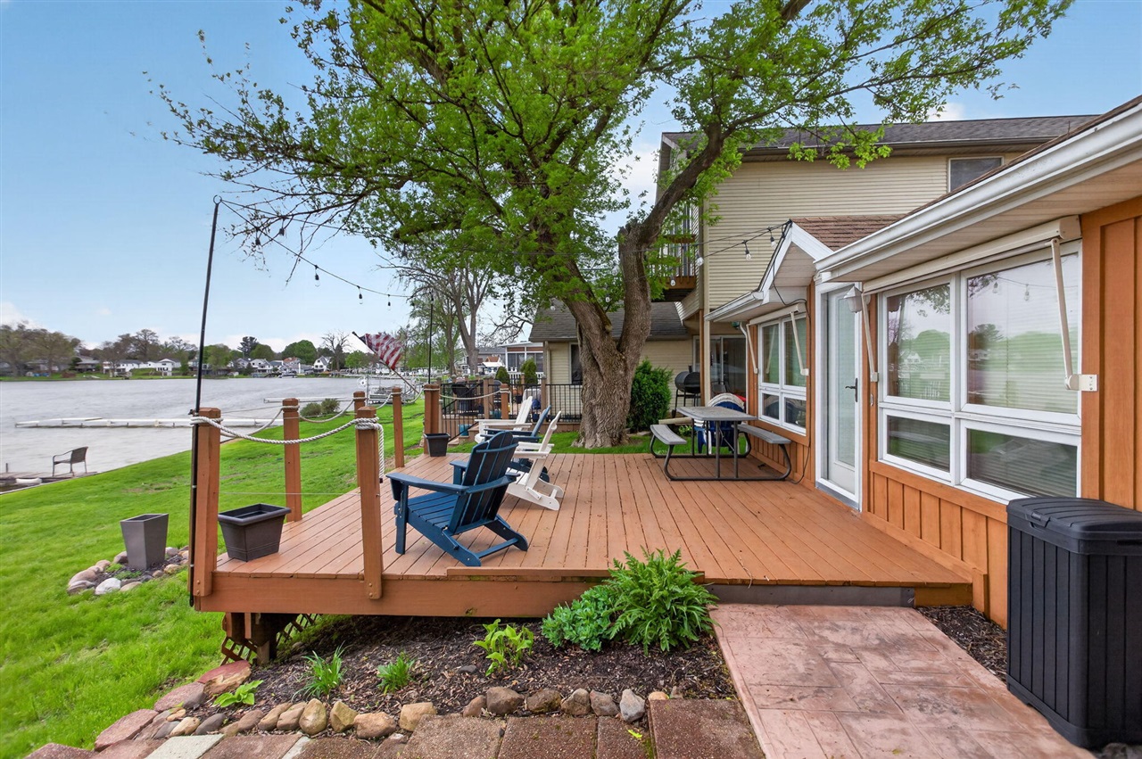 246 Ackerson Lake Drive, Jackson, MI, 49201-8755