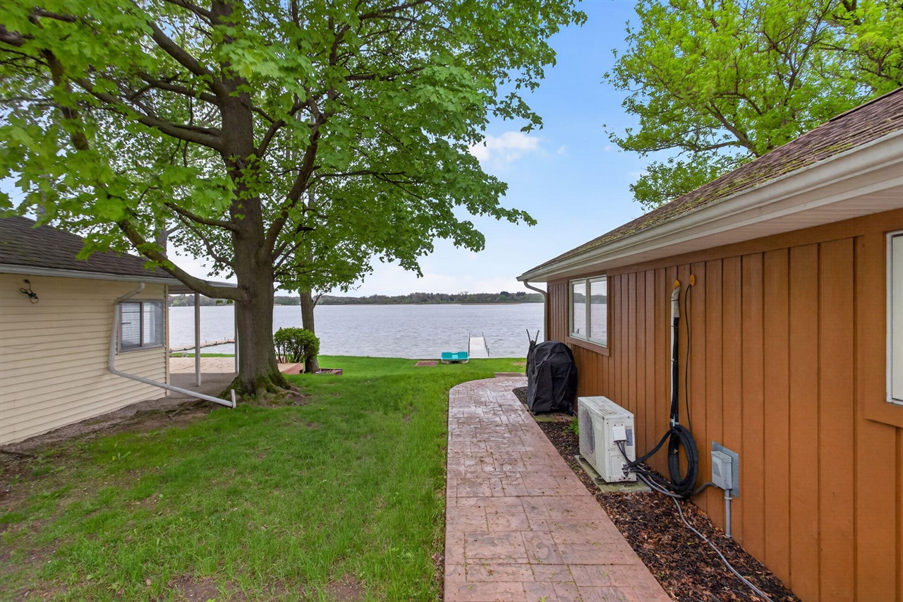 246 Ackerson Lake Drive, Jackson, MI, 49201-8755