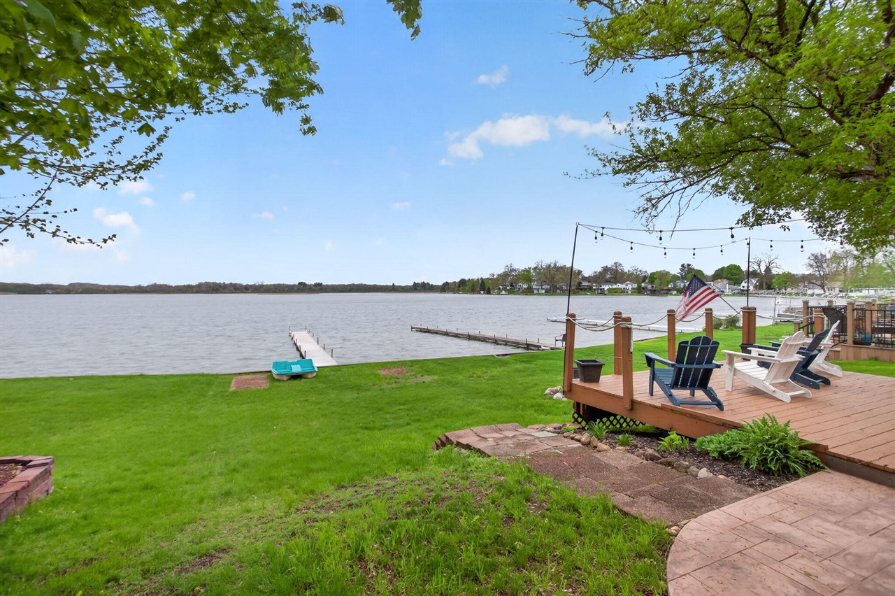 246 Ackerson Lake Drive, Jackson, MI, 49201-8755