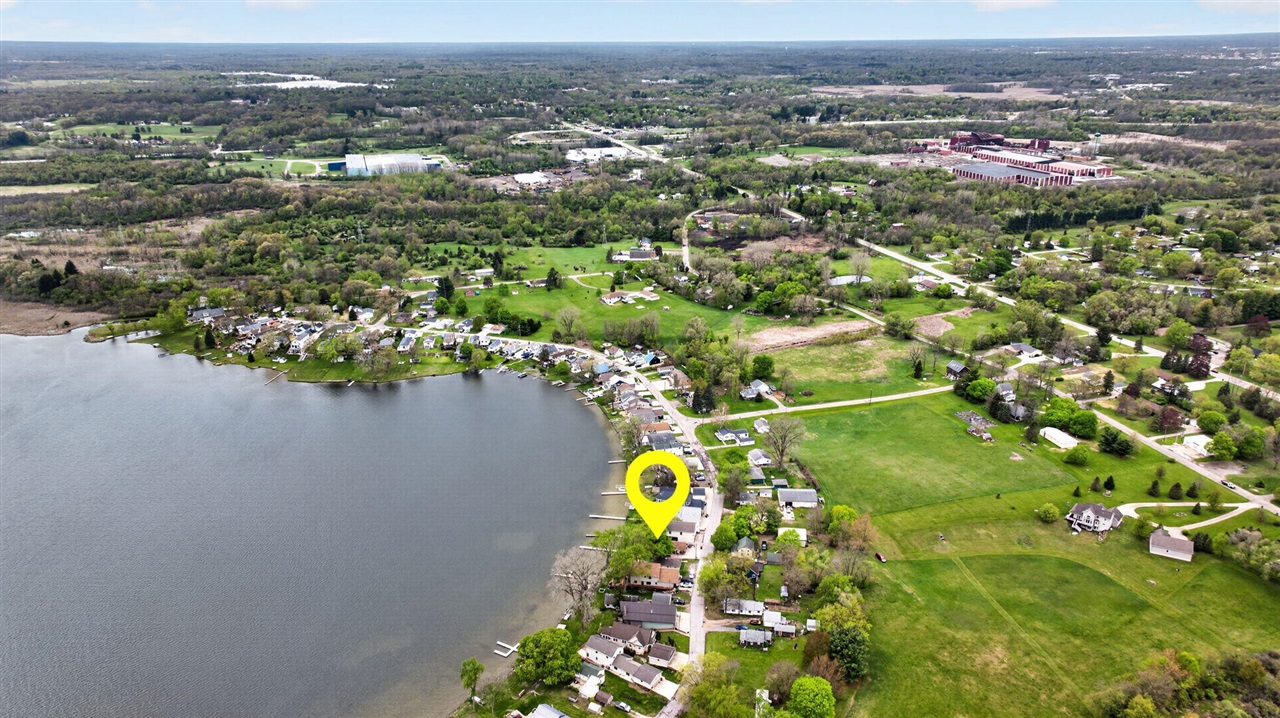 246 Ackerson Lake Drive, Jackson, MI, 49201-8755