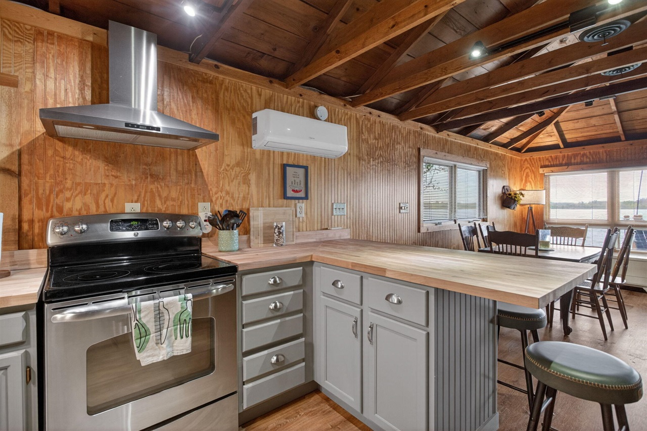 246 Ackerson Lake Drive, Jackson, MI, 49201-8755