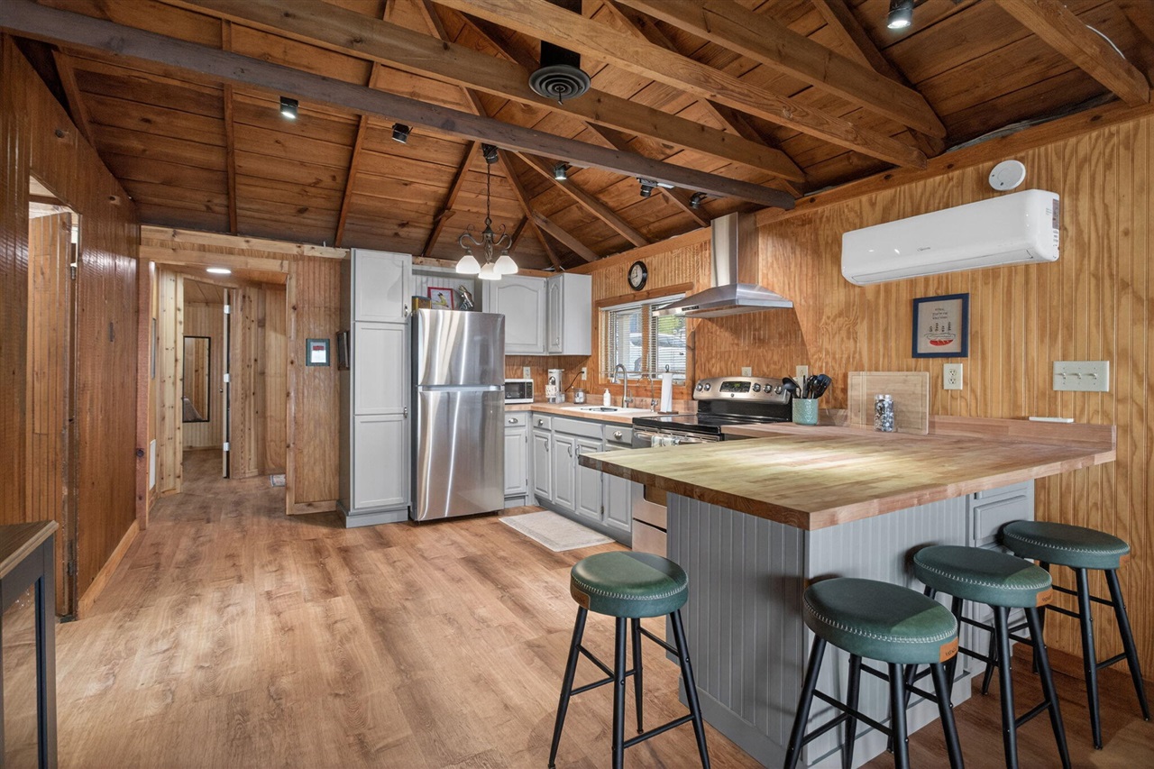 246 Ackerson Lake Drive, Jackson, MI, 49201-8755