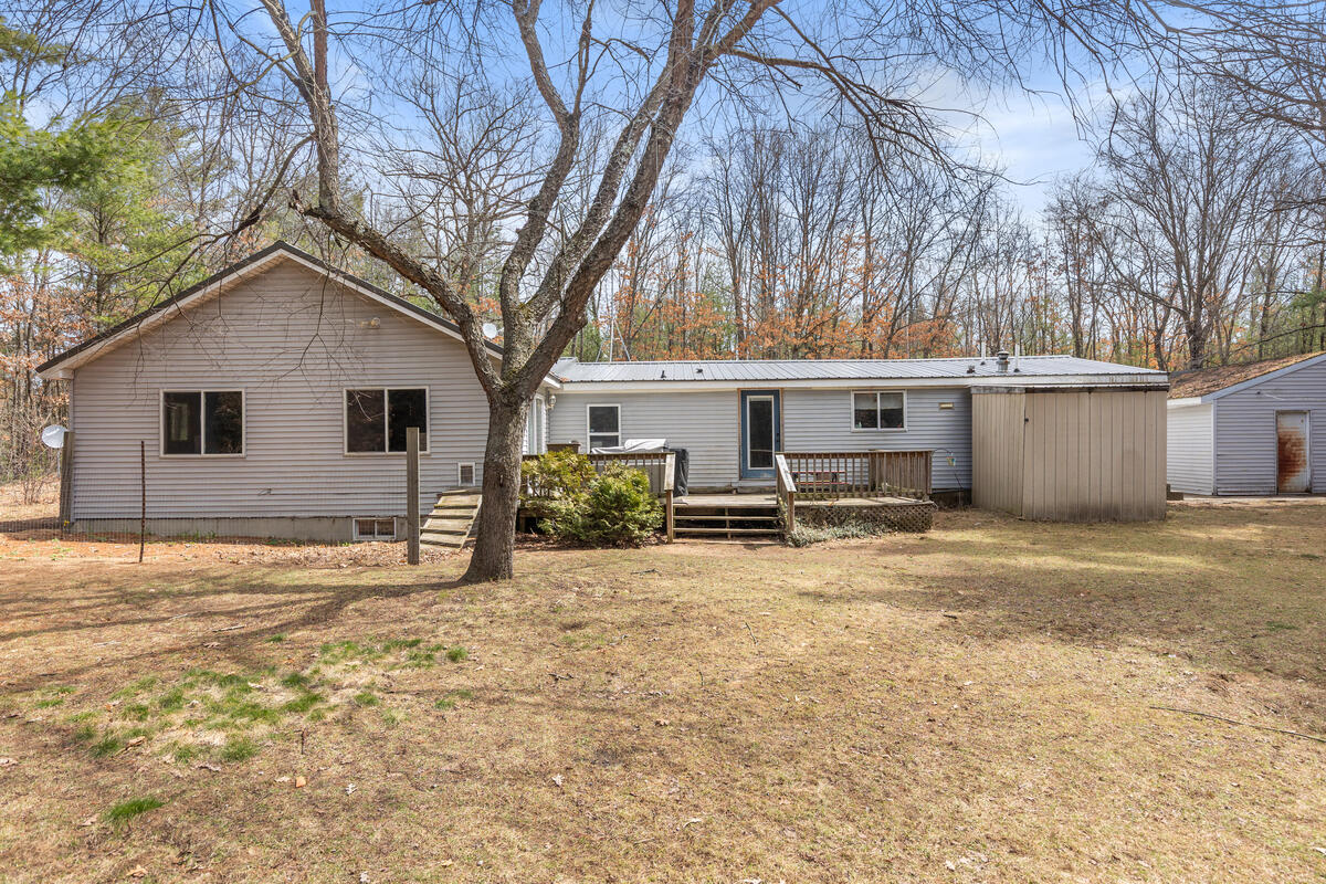 8233 Beech Avenue, Howard City, MI, 49329-9086