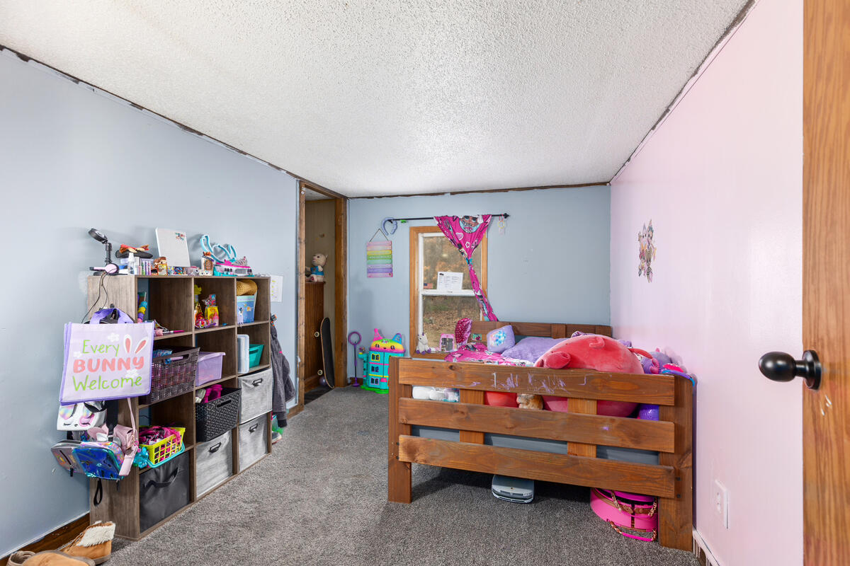 8233 Beech Avenue, Howard City, MI, 49329-9086
