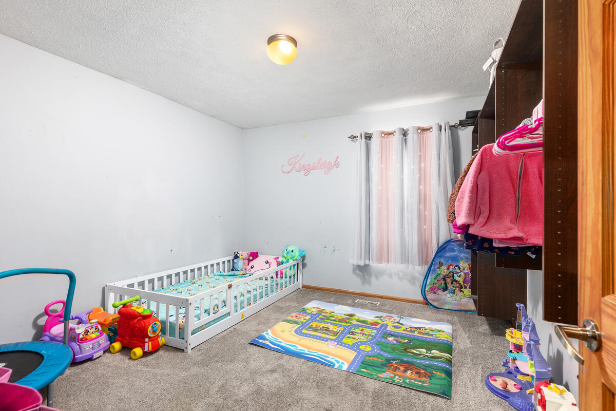8233 Beech Avenue, Howard City, MI, 49329-9086