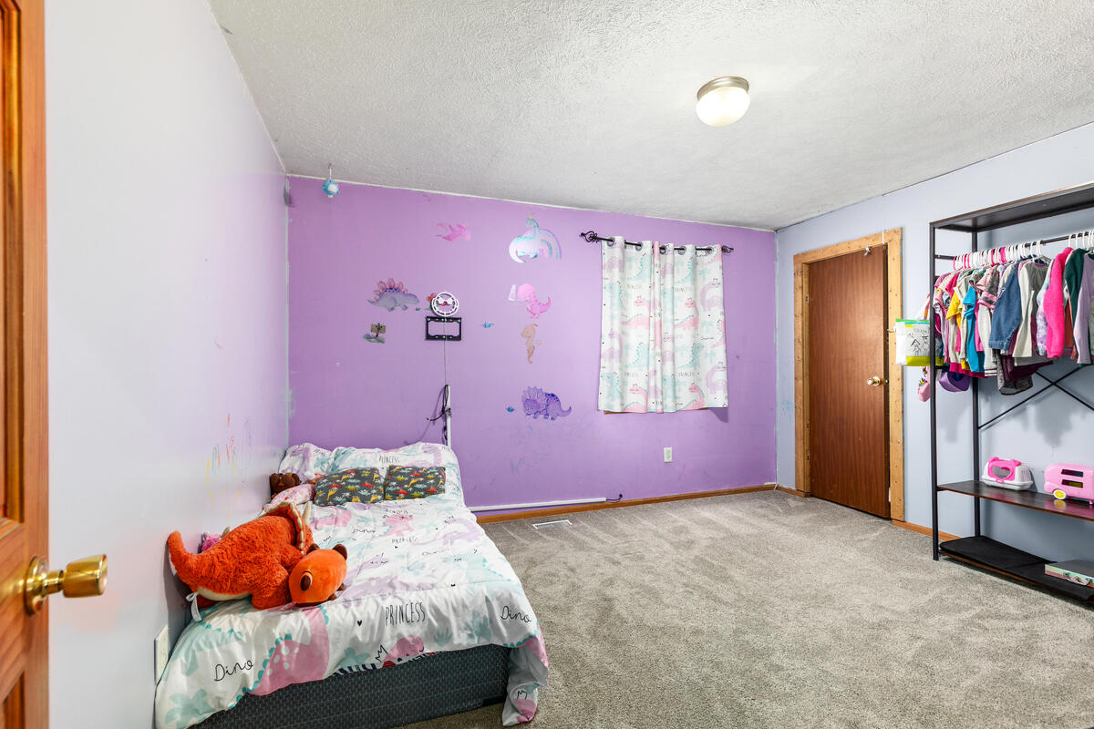8233 Beech Avenue, Howard City, MI, 49329-9086